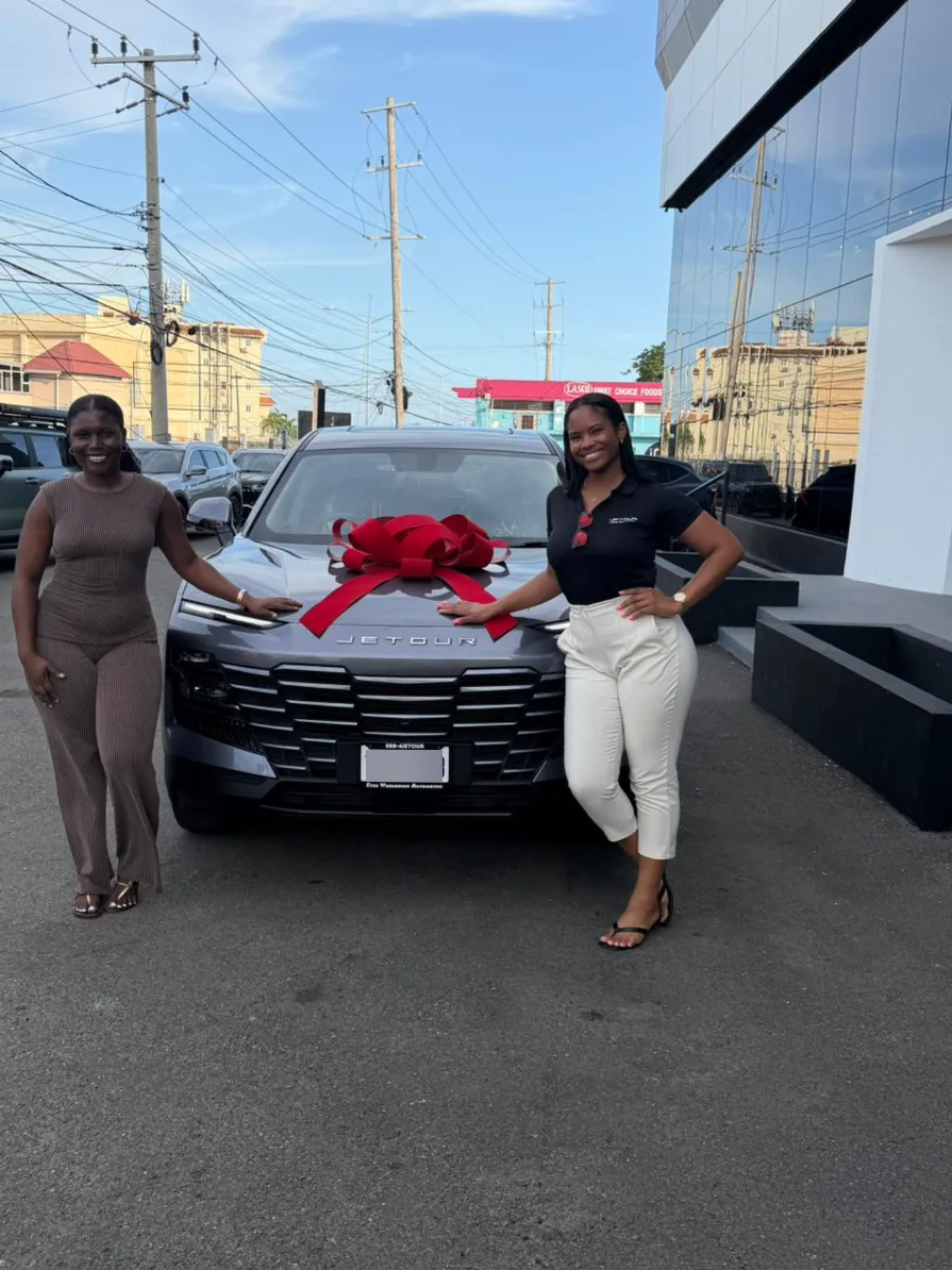 Happy JETOUR customer